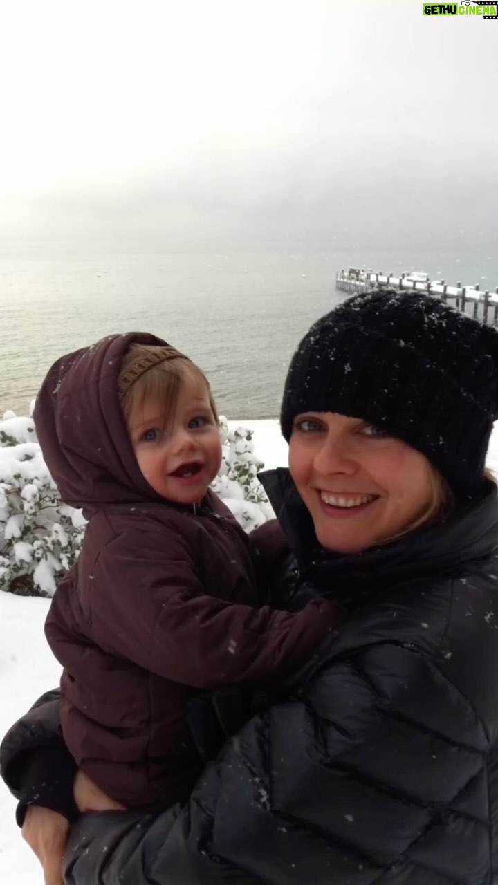 Alicia Silverstone Instagram - Look what popped up on my phone 🥹 Sweet little Bear! 💙 I love our winter memories 🤗⛄️❄️ #mondaymemories