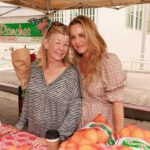 Alicia Silverstone Instagram - A day spent at the Farmer’s Market with these beautiful peeps is a day well spent. 💛☀️☺️