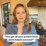 Alicia Silverstone Instagram - Like @arianagrande says, #YesAnd? 😉 She lives a plant-based life, too! If you want, watch my Tips on Going Vegan series (see my pinned post under the Reels tab!) or check out my book #TheKindDiet. 🌱 #Vegan