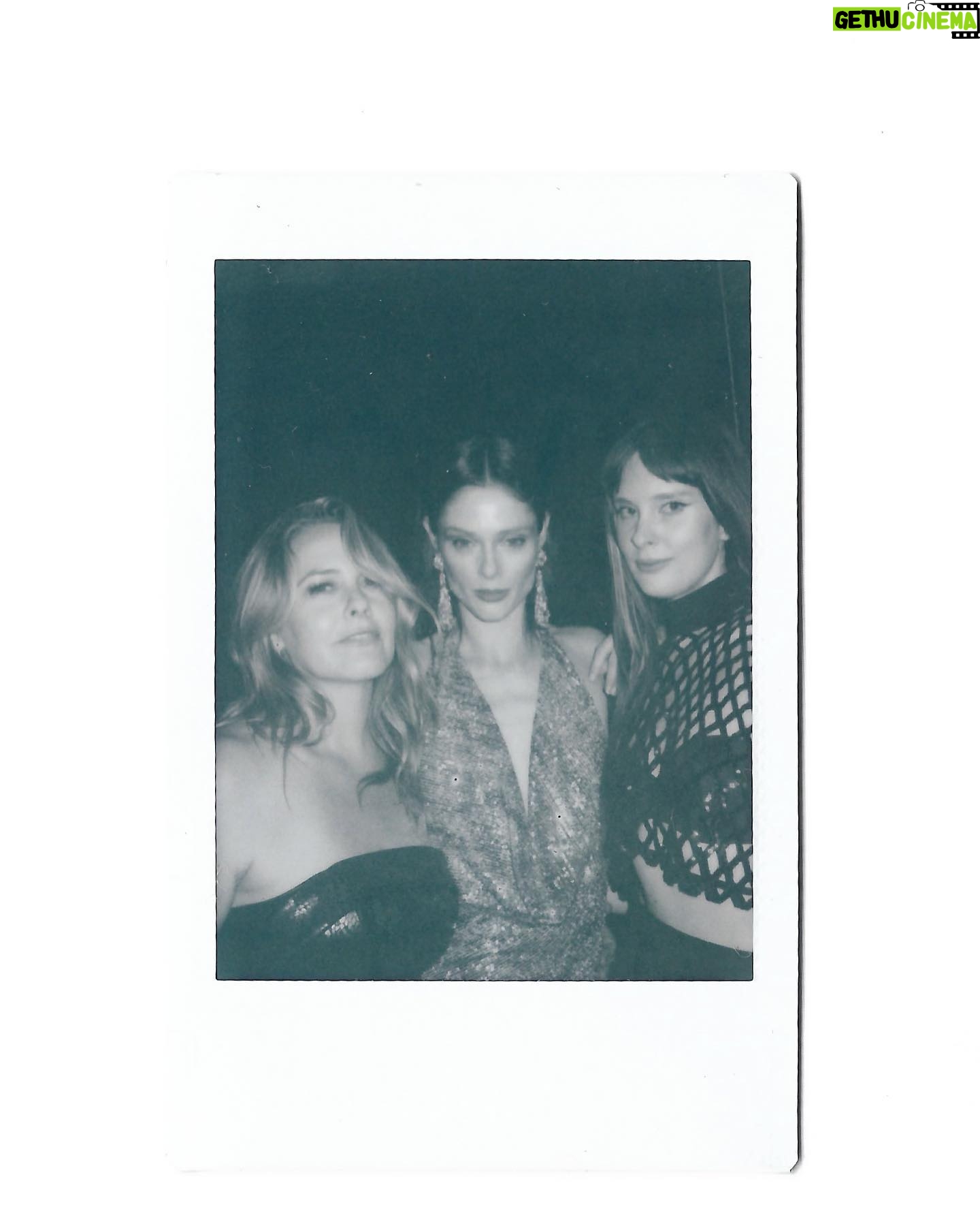 Alicia Silverstone Instagram - Take me back to all the fun I had at #NYFW… 🥳 So proud and excited for you @csiriano 🤗💖