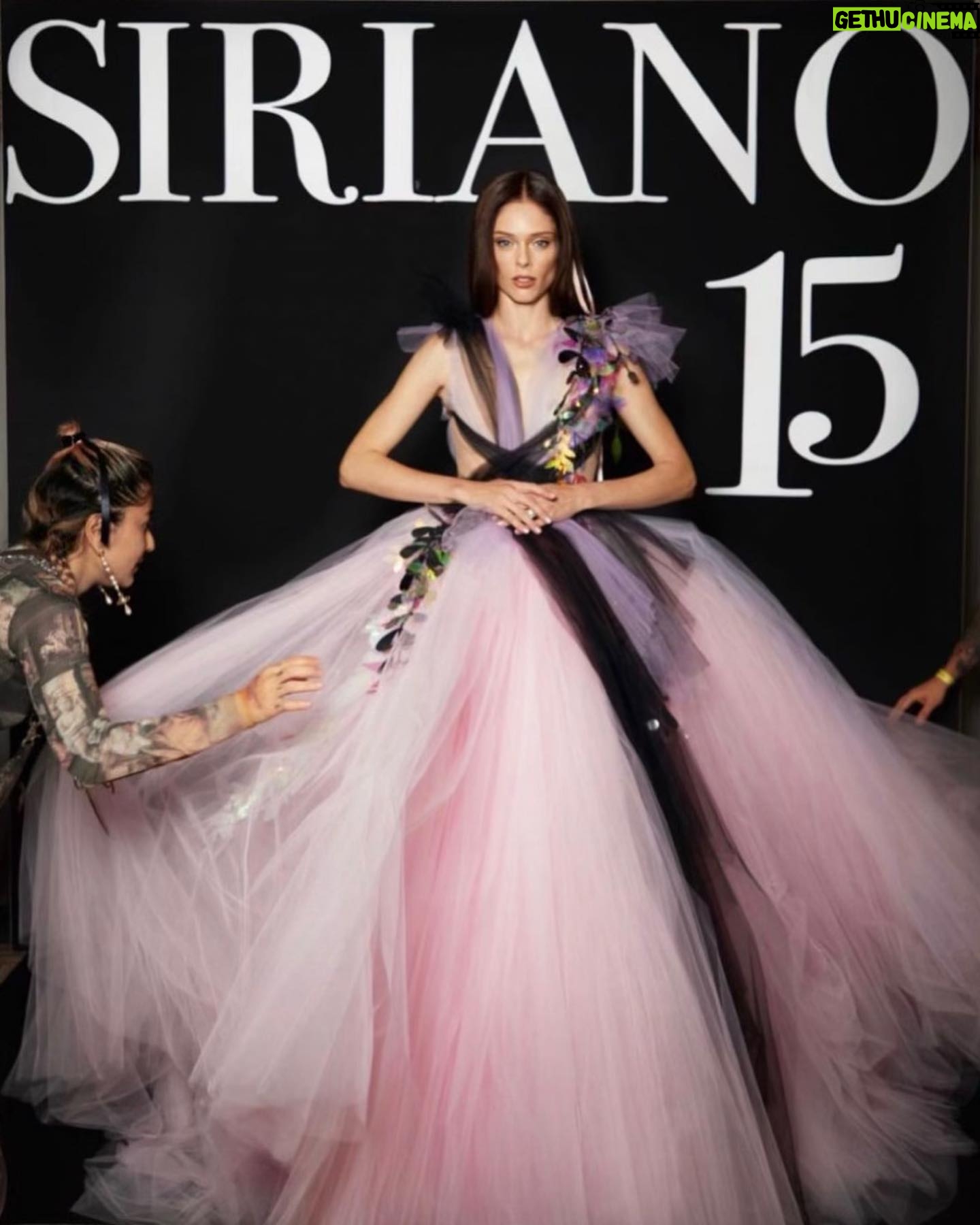 Alicia Silverstone Instagram - Take me back to all the fun I had at #NYFW… 🥳 So proud and excited for you @csiriano 🤗💖