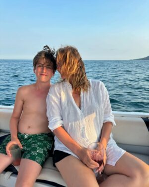Alicia Silverstone Instagram - Still thinking about our bioluminescence boat trip experience… it was magical! 🛥️ Bear has decided he loves boats… and so does mama 😂🥰 We enjoyed the relaxing beautiful ride and then bopped around in the ocean bathtub for an hour while we watched the sun go down. Once it was dark we took the boat to the spot for the bioluminescence. It was so wonderful. I felt like a child watching my skin glow like magic. ❤️