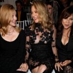 Alicia Silverstone Instagram - #Throwback to #NYFW at @csiriano’s amazing 15th anniversary show with dear old friends @itsmelauralinney and @rosieperezbrooklyn... we held hands for most of the show. 👭🥰 Long ago before we worked together Rosie, Christopher Walken, and a few others that I can't remember (it's been too long!) went to a groovy, sexy club to dance when I was about 19 years old 🤷🏼‍♀️. Walken on his way out told Rosie to take care of me 🥰 and she did! And my dear sweet sister Laura, we met when we did a play on Broadway together about 13 years ago. Time stands still as we bonded ever since then! ❤️ #tbt 📸: Jamie McCarthy / Getty Images