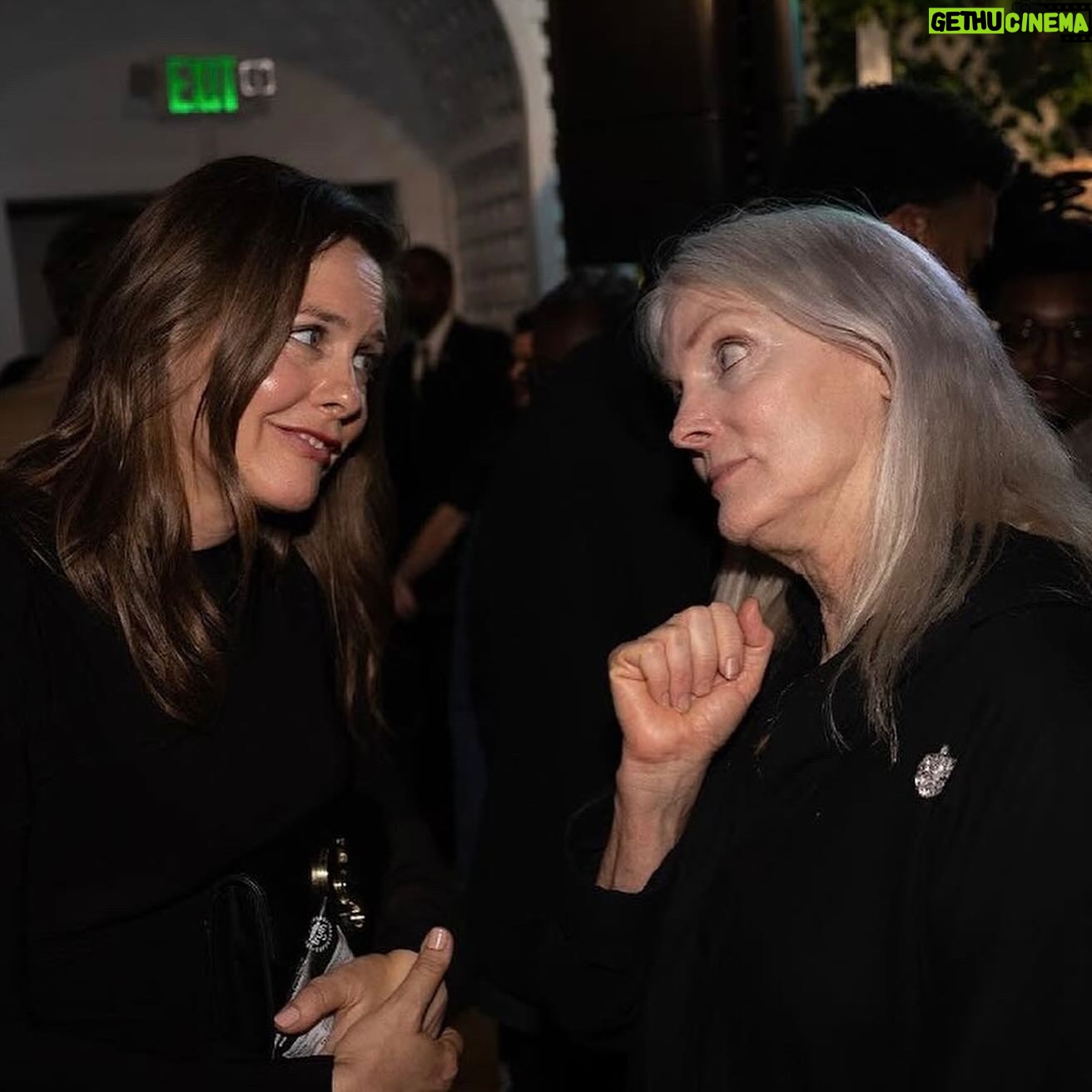 Alicia Silverstone Instagram - @supportandfeed does incredible work - they feed people in need and they do it with food that is sustainable and truly healthy and they support small businesses - plant based restaurants - in the process. I attended an evening to benefit Support Feed the other night and the beautiful vibes and energy in the room were so inspiring. @janellemonae spoke beautifully and @d4vddd performed and has voice of an angel. I first became involved with the organizations work when I had the privilege of doing an IG live with @maggiembaird during the early days of this project which is her brainchild and I have never stopped believing in their work. Maggie and her kids @BillieEilish and @Finneas are a beautiful family (dad too! 🥰) and we share the same #kinddiet and #kindmama values and I’m so proud of what they are doing- I hope you will take time to learn about and support their important work at #supportandfeed xoxo PS - I really enjoyed the vegan sushi and drinks from Niku Nashi where the event was held. Yum! Swipe to see some of the videos from the special evening!