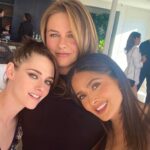 Alicia Silverstone Instagram - Charlie’s Angels 😂☺️ We gathered to support Penelope Cruz. Spending time with those 3 ladies was such a treat 🥰 Photo by @salmahayek #kristenstewart