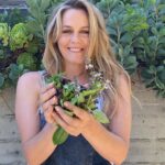 Alicia Silverstone Instagram – The face you make when you cook one of your favorite dishes from your cookbook #TheKindDiet. Go check out my latest video making Artichoke, Mushroom, and Leeks Crostini with Pesto! Watch on my IG reels or on YouTube.