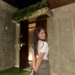 Alifa Lubis Instagram – Berakit rakit kehulu ,berenang renang kemana ? Kesepian yah ?