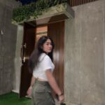 Alifa Lubis Instagram – Berakit rakit kehulu ,berenang renang kemana ? Kesepian yah ?