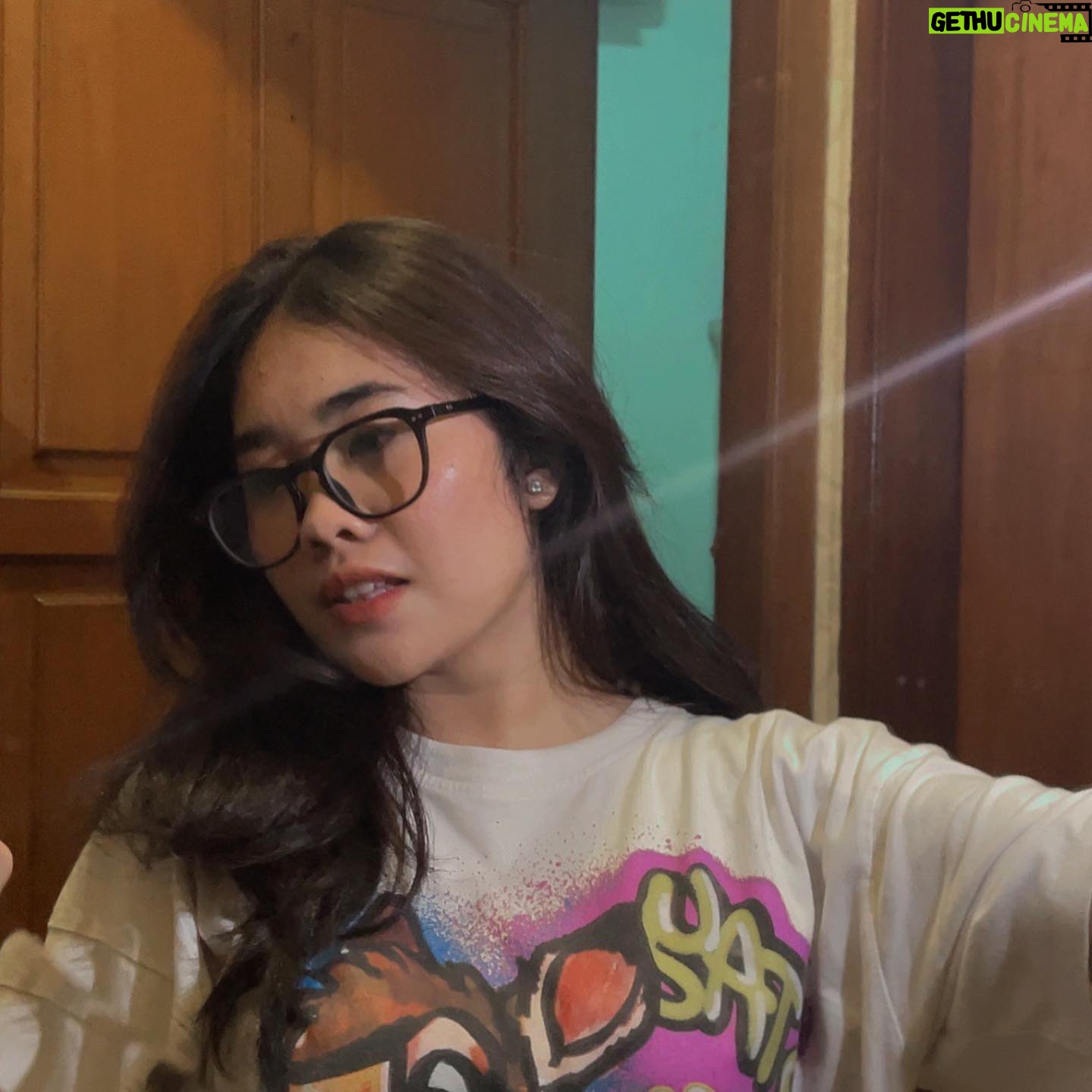 Alifa Lubis Instagram - Jumat (jujur cintaku padamu tak akan pernah tamat ) CIAKHHH