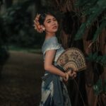 Alifa Lubis Instagram - Yadiastun ten paripurna, kewanten ragane ayu antuk cara ngeraga. - @ariee7 @alifalubis @jasminmeijers Fashion Stylist: @doleytobing Photographer: @omi_tjiu Make Up & Hair Do: @tirta_harum @nofihairandmakeup Traditional Attire: @tirta_harum Nail Artist: @mandakaofficial Management: @bentukmanagement @bright.mgt @agungsaputrabm @ririaprianti_ @lidya.olyd Team: @leinchess @arturrobali Venue: @hotelkumalapantaibali