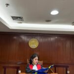 Alifa Lubis Instagram – Mau jdi pembawa berita aja,biar bisa mengabarkan bahwa hati ku sedang tidak baik baik saja eakkkk