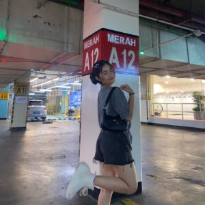 Alifa Lubis Instagram - Rugi dong ? Yang bener aje