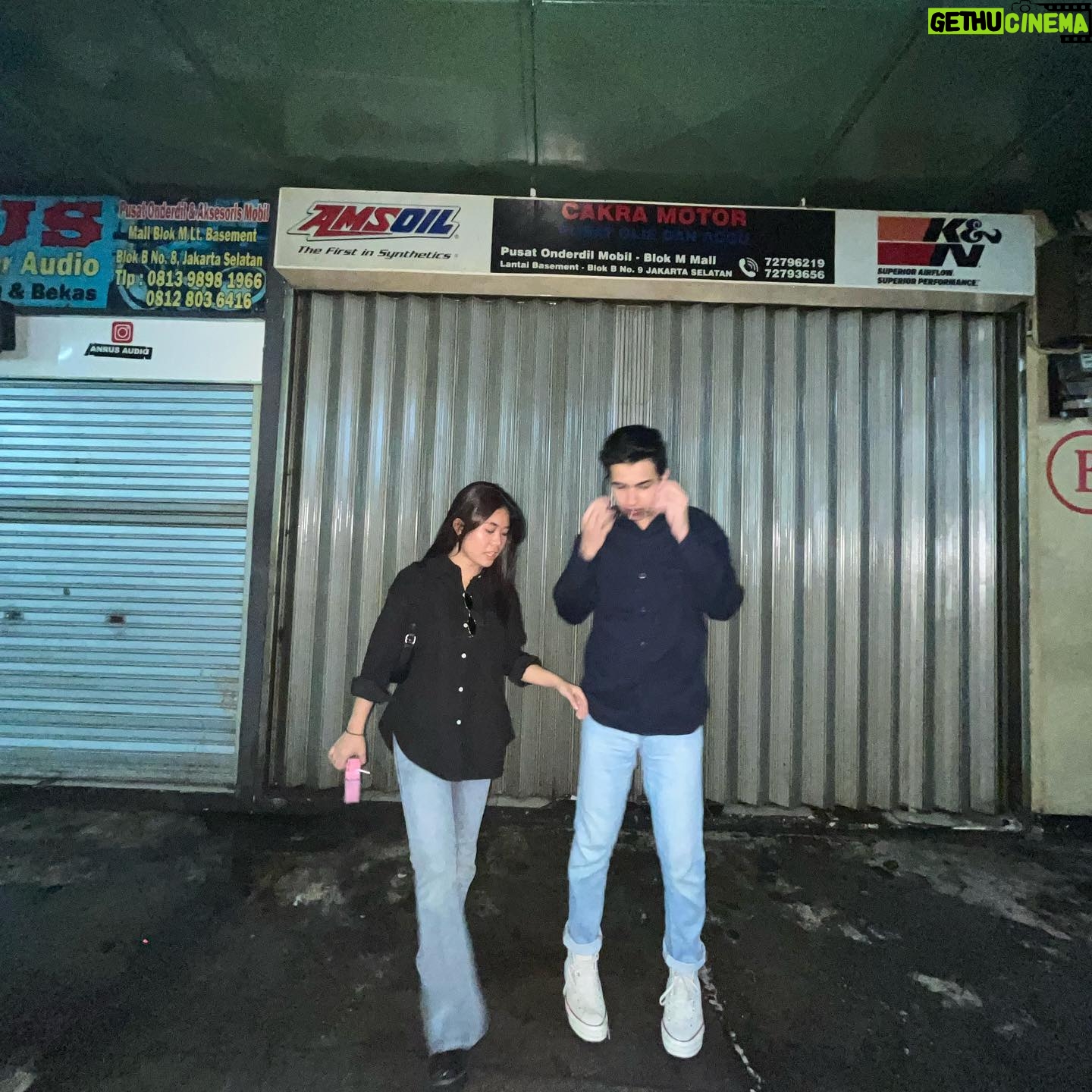 Alifa Lubis Instagram - Boleh se bengkel ini?