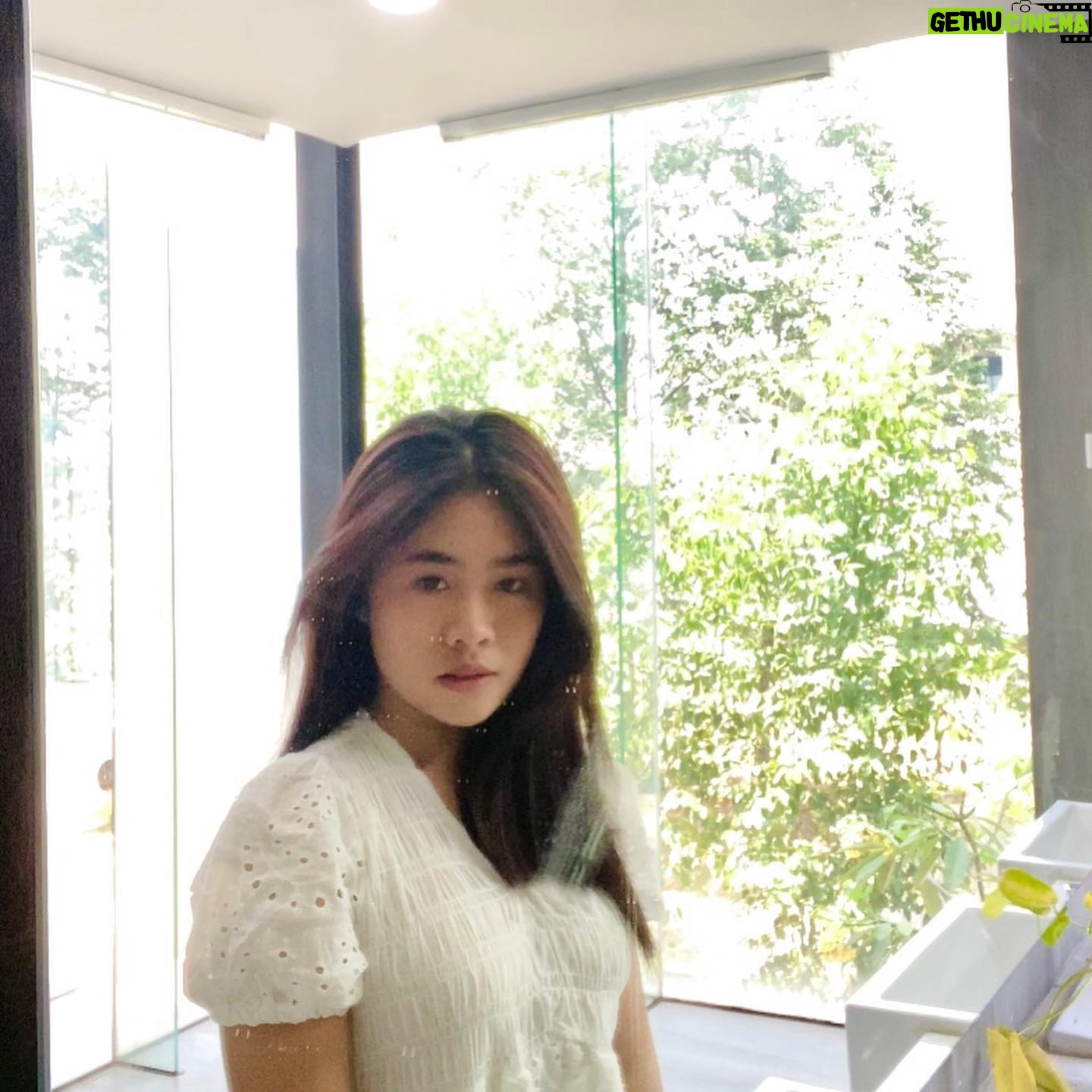 Alifa Lubis Instagram - Capek Jdi diri sendiri ,klw Jdi mantu mama kamu boleh ga? WOAKWOSKOAKS