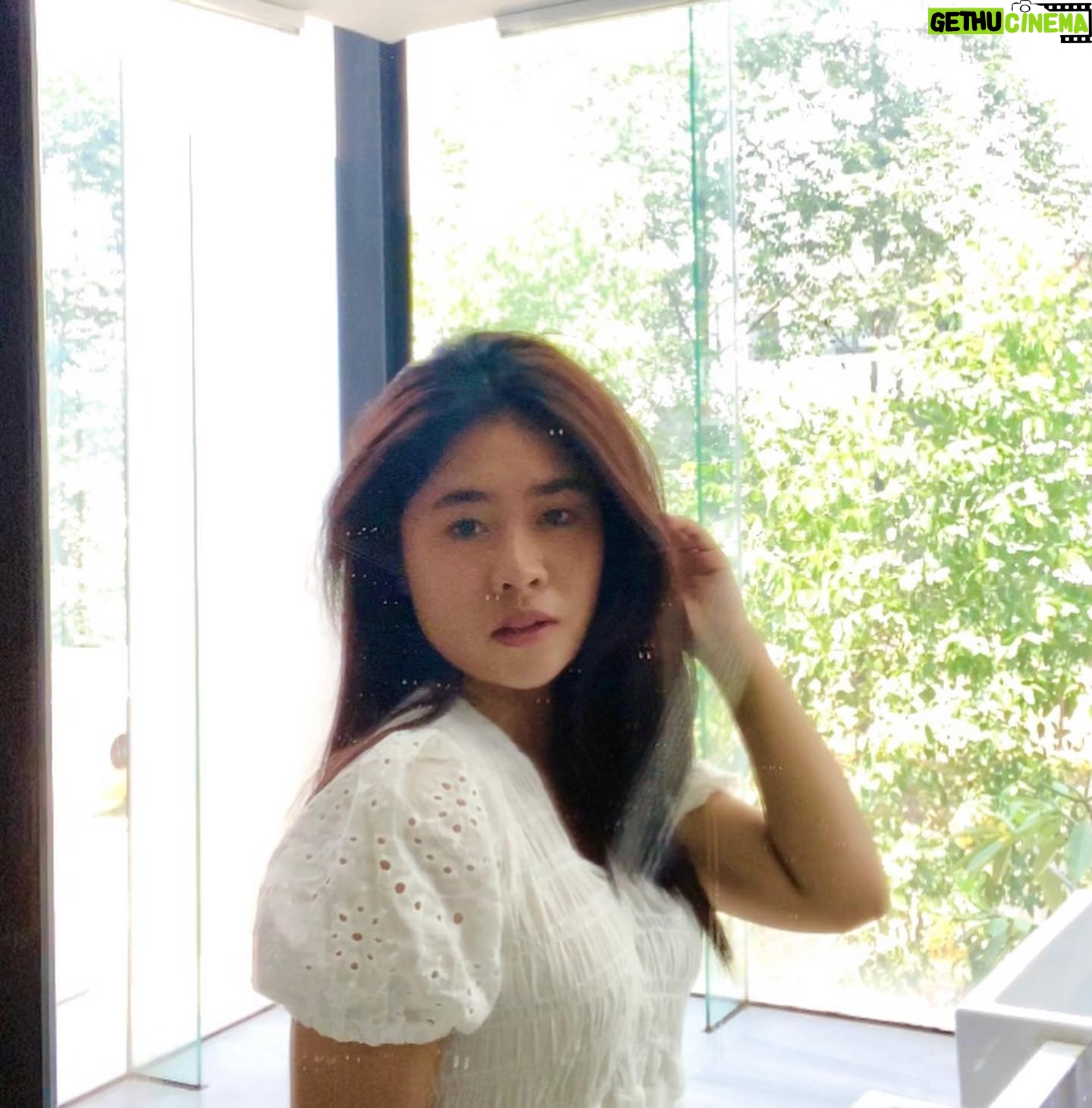 Alifa Lubis Instagram - Capek Jdi diri sendiri ,klw Jdi mantu mama kamu boleh ga? WOAKWOSKOAKS
