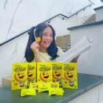 Alifa Lubis Instagram – Ayo guys #TunjukinSmileyMu bareng Nyam Nyam Smiley dari @nyamnyamcorners !! Varian baru dari Nyam Nyam yang bisa bikin aku Smile lagi siap nemenin aku yang sibuk di lokasi shooting. Isinya juga banyak dan ada pesan-pesan unik dibalik bungkusnya, cocok banget buat sharing jadi #SeruUntukSemua! 

Bentuk biskuit nya emoticon lucu gini dan cokelatnya.. hmmm enak bangettt!! Jadi tunggu apalagi? Yuk checkout langsung ke Tokopedia dan dapetin diskon 10% dengan minimal pembelian Rp 50.000 product Arnott’s. Pakai kode ARNOSMILEYALIF ya!