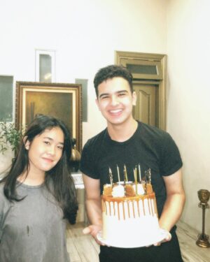 Alifa Lubis Instagram - Desa ,desa apa yang indah? Desamping mu terus ciakhhh icikiwir hbd yaw 🙏🏼