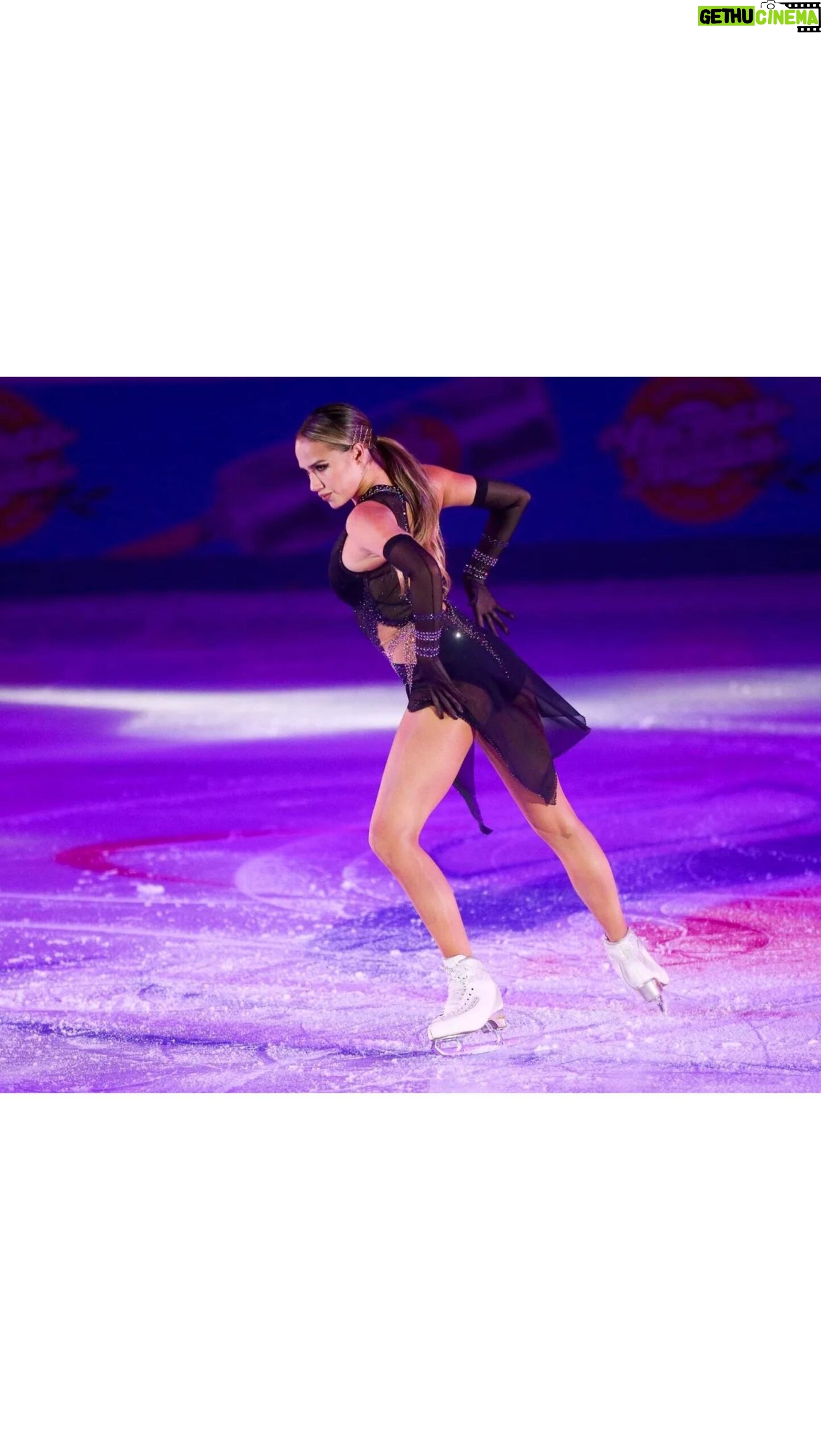 Alina Zagitova Instagram - Вчера выступала на открытии Всероссийских соревнований по фигурному катанию «Край Курая» в Уфе☺️ Безумно рада презентовать новую программу под музыку «I Feel Like I’m Drowning»🔥 Большое спасибо за тёплый приём, совсем скоро я к вам вернусь! ❤️