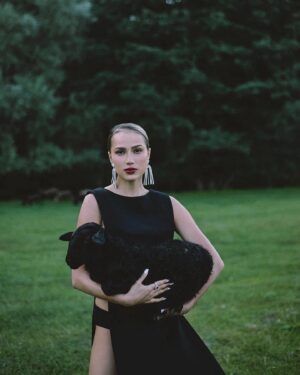 Alina Zagitova Instagram - 🐏⚫️