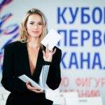 Alina Zagitova Instagram - Подошли к концу соревнования, хочу сказать больше спасибо каждому члену моей команды, Вы большие молодцы и многих из Вас всё ждёт впереди!🙏🤍 Также хочу выразить слова благодарности советникам за настоящую, хорошую борьбу💪 И конечно - огромное спасибо болельщикам, которые болели и переживали, без вас бы ничего не было❤️