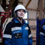 Alina Zagitova Instagram - Сегодня был очень насыщенный день, я побывала на нефтяной и буровой скважине @tatneft_official 🛢 А ещё посетила Высшую школу нефти, в котрой сама клонировала дерево и буду следить за тем, как оно растёт🌿 Приятно наблюдать за положительными изменениями в родных краях. Обязательно вернусь!❤️