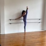 Aline Campos Instagram - Making of de uma campanha linda pra DLK, que me tirou da zona de conforto, depois de anos sem dançar ballet clássico🤩 Pra coreografia da campanha, contei com a super coreógrafa e bailarina @pecanhadesena 🩷 Um luxo👏🏾🌸