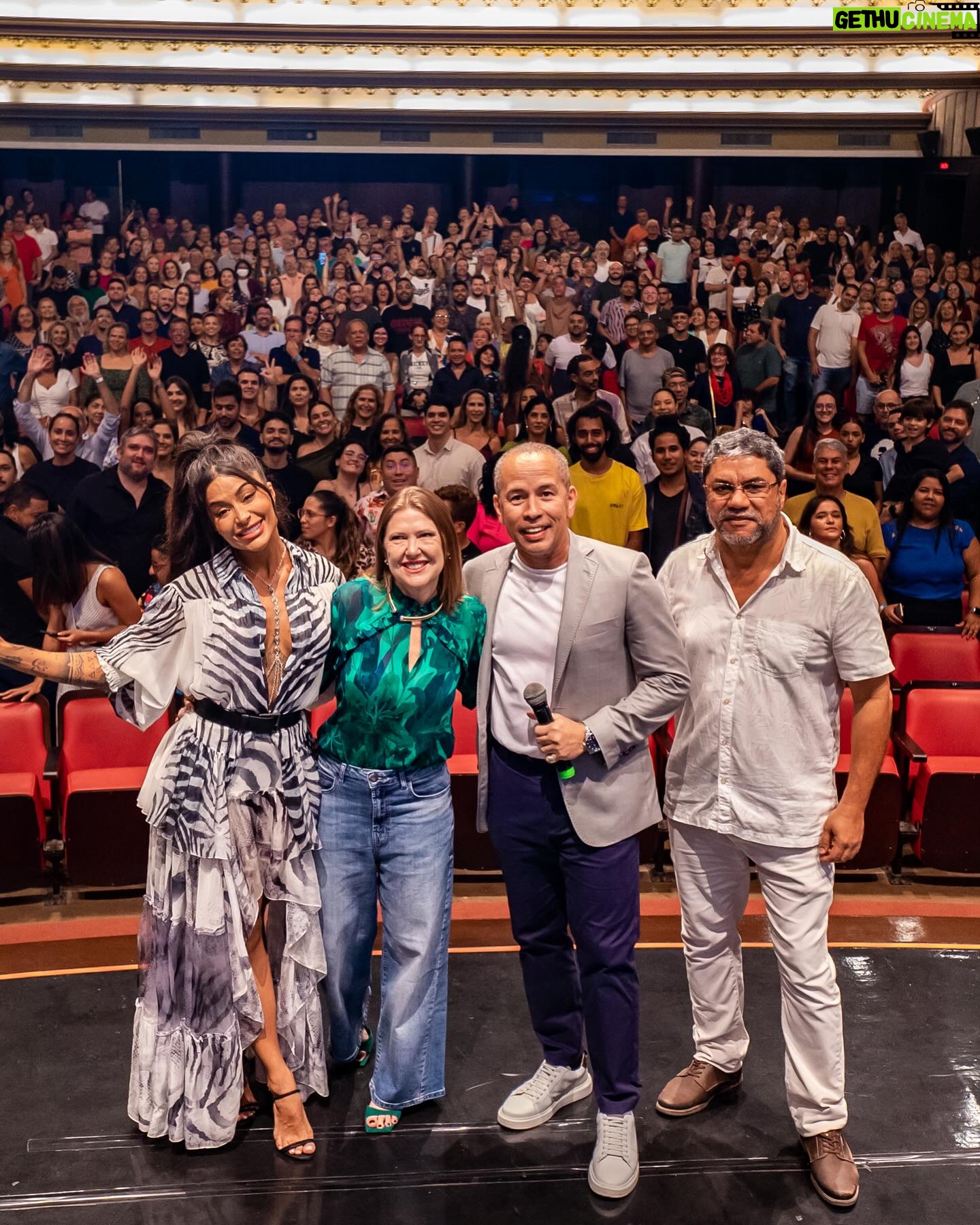 Aline Campos Instagram - Mais uma pré estreia de FÉRIAS TROCADAS, dessa vez em Fortaleza!!💜🩷 Êê lugar bom, com pessoas legais!! 1 de Maio nos CINEMAS!!🍿🎥 Esse filme ta uma coisa de delicioso, sério!!! To apaixonada! Vontade de assistir todos os dias!!!🙏🏾 Muito orgulho em fazer parte!!