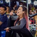 Alinne Rosa Instagram - eu ouvi que meu Vale todo vai estar no #fortal2024? quem falou?!?! Vai ser tudo! #tbt de quando balançamos a micareta para mãezinha avisar: tô voltando com o maior Vale do mundo! ❤️🌈 quem vai?? #alinnerosa #blocoovale #fortal @ovalefortal