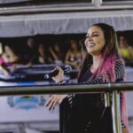 Alinne Rosa Instagram - eu ouvi que meu Vale todo vai estar no #fortal2024? quem falou?!?! Vai ser tudo! #tbt de quando balançamos a micareta para mãezinha avisar: tô voltando com o maior Vale do mundo! ❤️🌈 quem vai?? #alinnerosa #blocoovale #fortal @ovalefortal