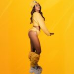 Alinne Rosa Instagram - avisa que a piu-piu está solta! ela te cativa? 🤣 hj não tem para o frajola! #MicaretaDoAmor vai ser divertido e gostoso! 💛💛 #alinnerosa Stylist @luisazevedoo Look @izaacoliver Beleza @eunataliedecarvalho Foto @romariocarva