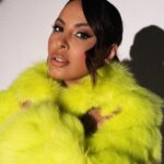 Alinne Rosa Instagram - bonita demais para… (complete, pufavô… um biscoito, uma coisa….) #alinnerosa Stylist @luisazevedoo Beauty @cassiobeauty Foto @romariocarva