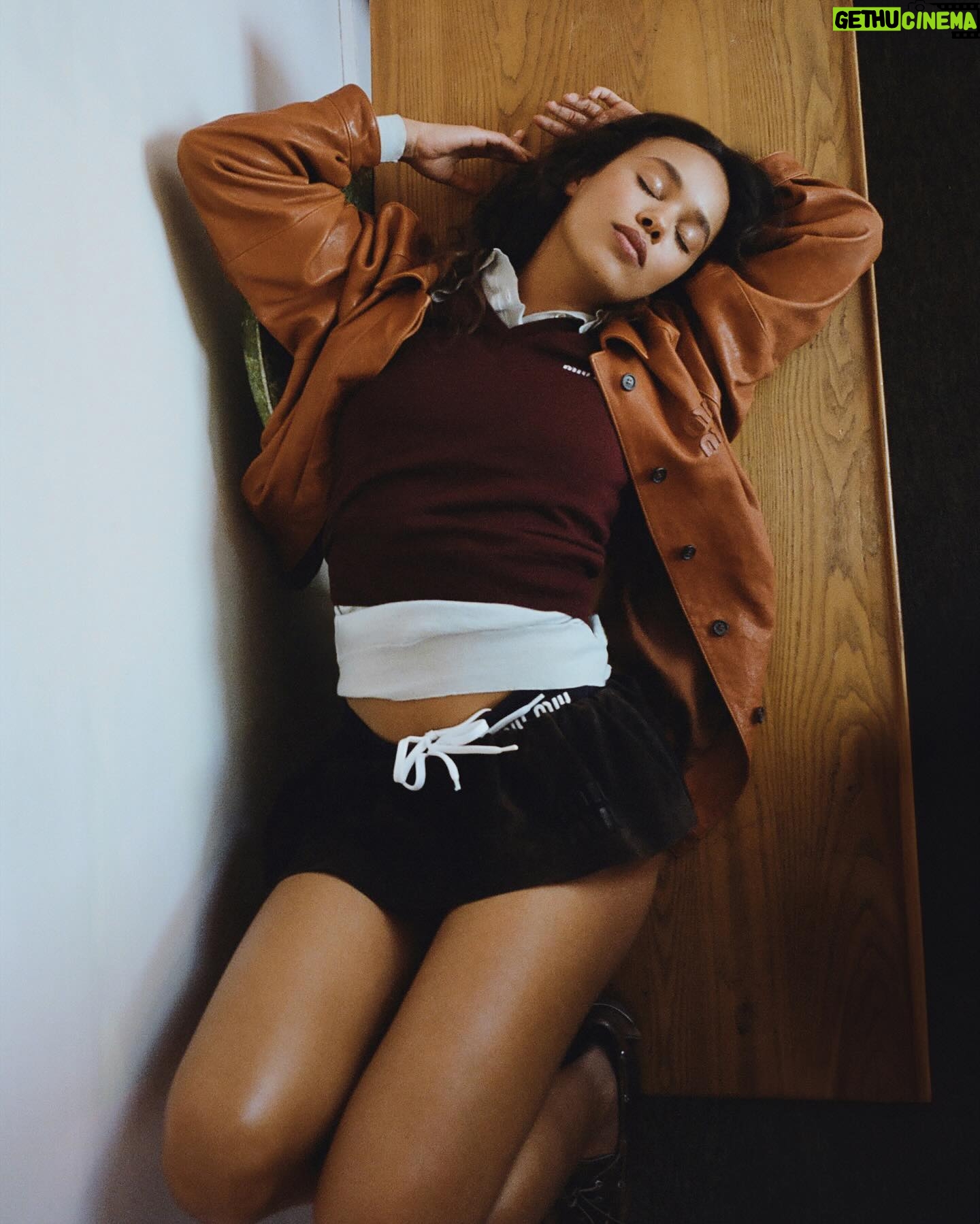 Alisha Boe Instagram - @behindtheblinds 🔪 Interview by @meelanash Photography by @martinkeenan Fashion @martiarcucci and @miumiu EIC @badmickey Casting by @imagemachine_cs Production by Neighbors Creative Agency @neighborsbrooklyn Hair by @naivashaintl at The Wall Group @thewallgroup Make-Up by @shaynagold at The Wall Group @thewallgroup Photographer’s assistant @malloryfraughton Stylist’s assistant @flortraversaro