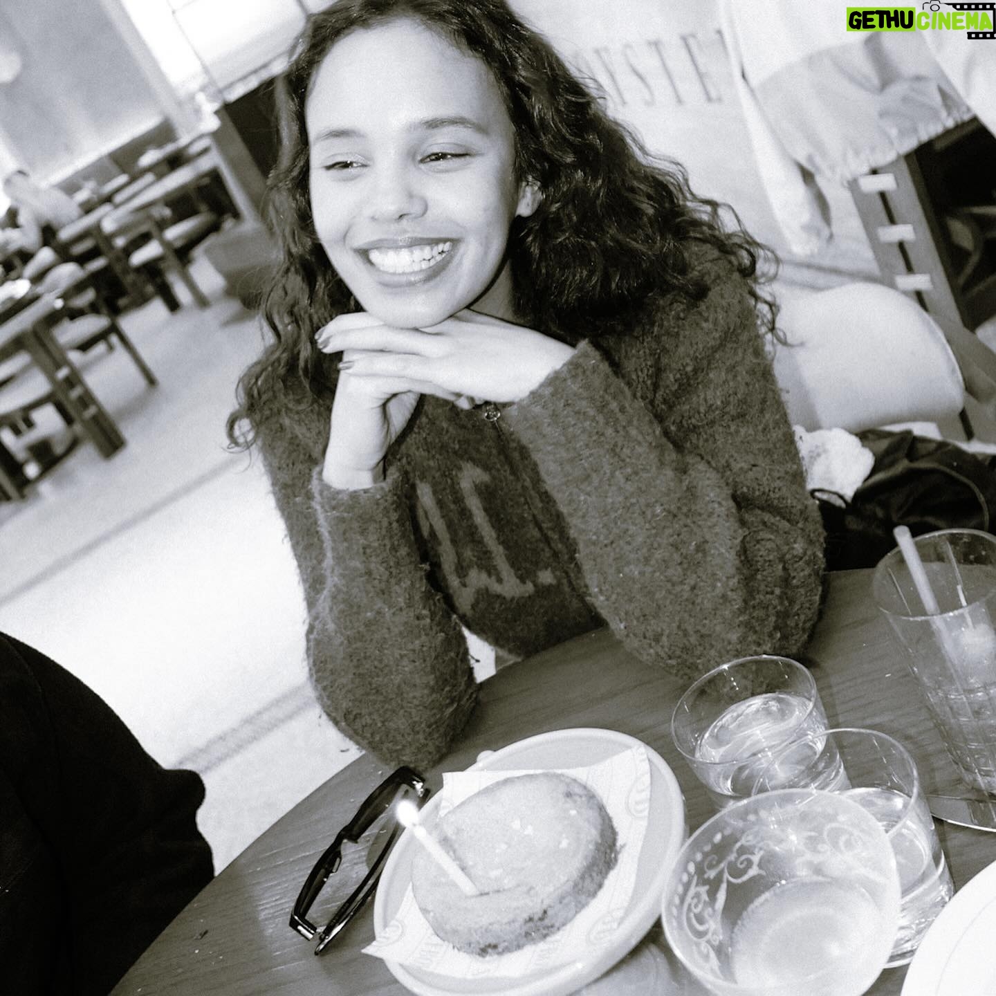 Alisha Boe Instagram - @skyeeblu cheering me on in the second slide is all u want from a friend