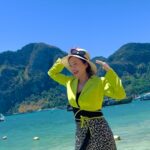 Alisha Rai Instagram – 🌊☀️🌈💫 

Love but also scared of ocean 🐸🤫