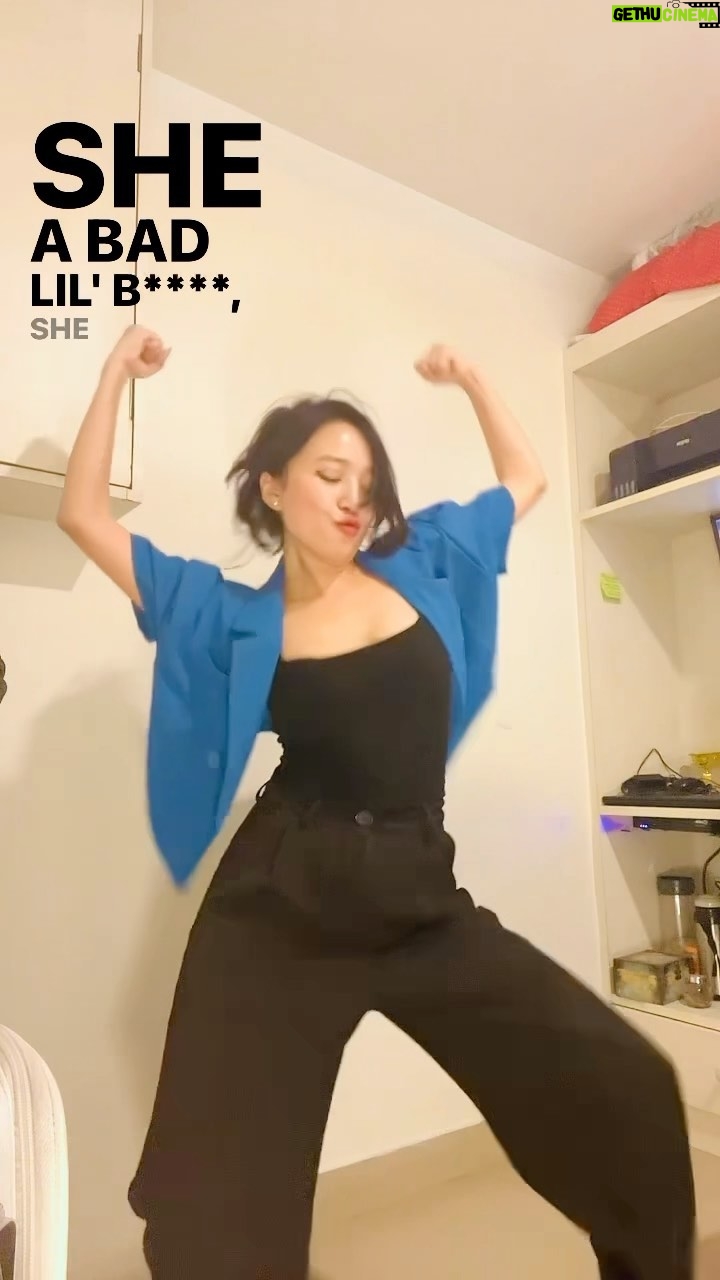Alisha Rai Instagram - Outdated trend but who cares 🧏🏻♀️ Feeds shifting my mood from #Swiftie to Doja 🙃
