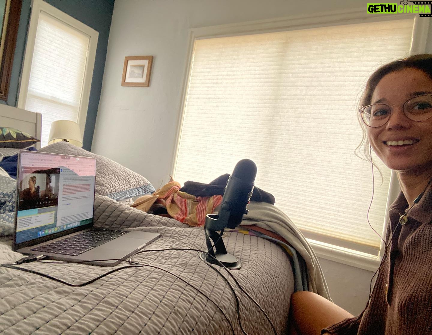 Alisha Wainwright Instagram - Instagram vs Reality 🤓 sometimes you’re all done up in a recording studio, but mostly you’re trying to find a quiet spot somewhere, anywhere 😅 My new podcast, When Science Finds a Way, is out now! Link in bio