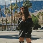 Alison Brie Instagram - PALM SPRINGS LIFE 🩵 MARCH 2024 March issue of @palmspringslifemagazine Photographer @dennisleupold Creative director @annakula Editor-in-chief @cactusandfog Stylist @erinwalshstyle Styling assist @carlynrosario Hair @tedgibson Makeup @robrumseymua Writer @lanikaps Video @chad.vh BTS @mayamjimenez Location @naturalretreats