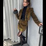 Alison Brie Instagram - 🐆🖤LA press day 2 🖤🐆 #somebodyiusedtoknow