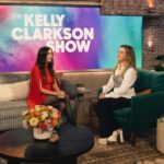 Alison Brie Instagram - I’ll be on @kellyclarksonshow tomorrow talking #ApplesNeverFall (all episodes drop tomorrow on @peacock !!) 🍎🍎🍎