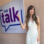 Alison Brie Instagram - If you talk @thetalkcbs …you gotta walk the walk(cbs) 😉 #thetalk #ApplesNeverFall 🤍