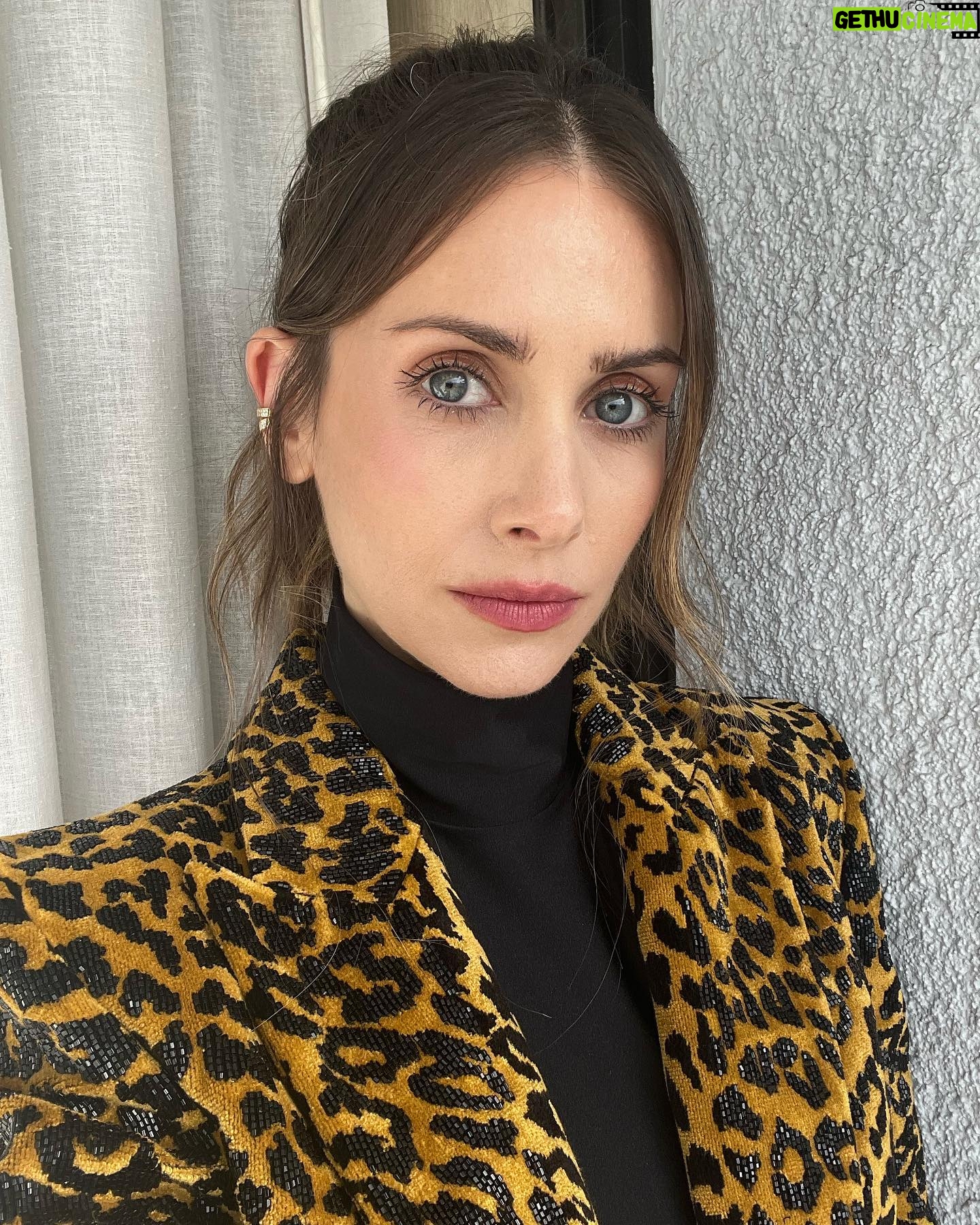 Alison Brie Instagram - ππ€LA press day 2 π€π #somebodyiusedtoknow