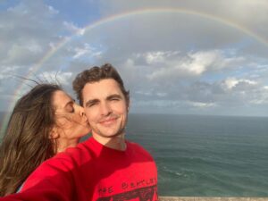 Alison Brie Instagram - Back on my Byron bullshit 🌈