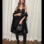 Alison Brie Instagram - You don’t understand…this is an Alaïa 🖤 #Wmag #somebodyiusedtoknow
