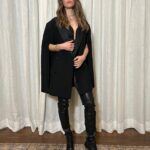 Alison Brie Instagram - You don’t understand…this is an Alaïa 🖤 #Wmag #somebodyiusedtoknow