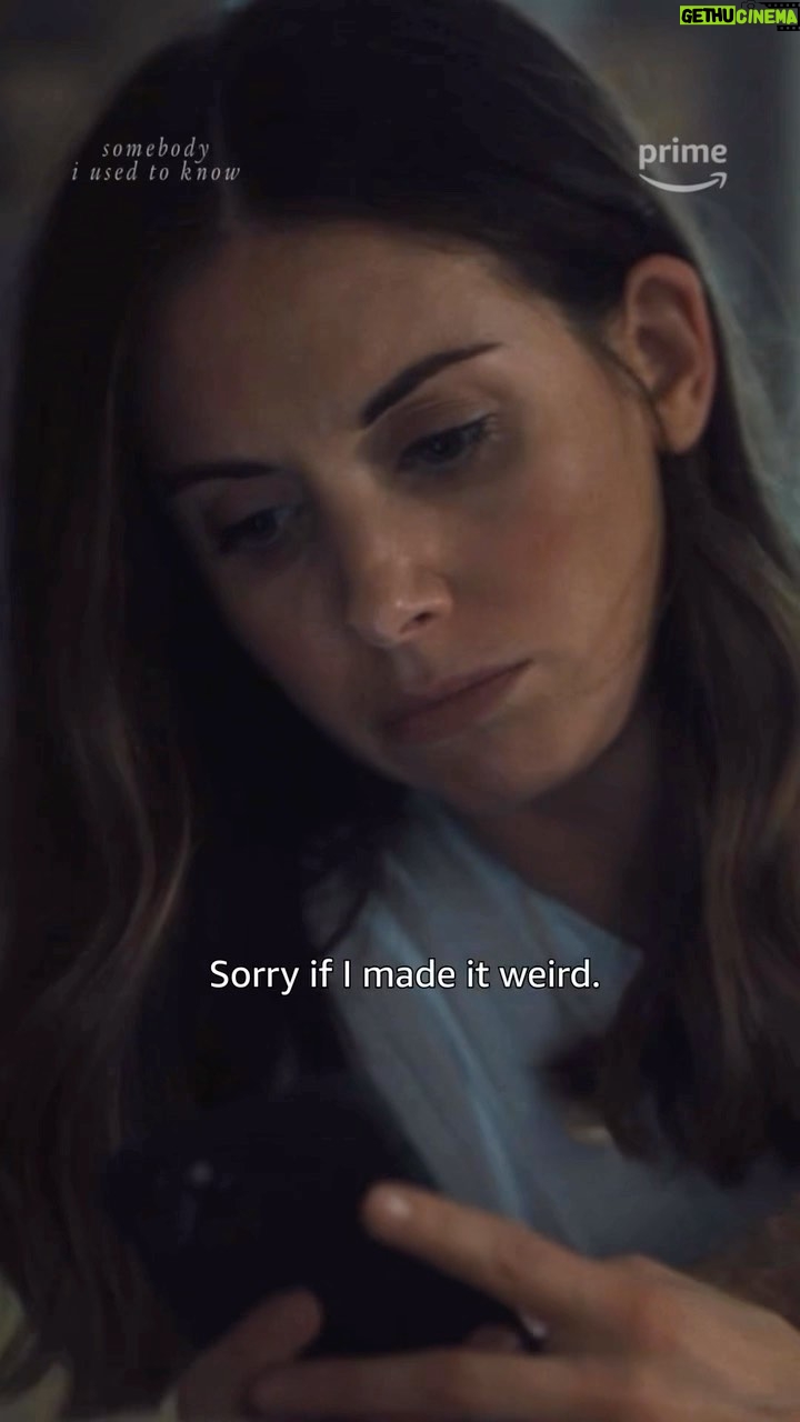 Alison Brie Instagram - “Undo Send” #SomebodyIUsedToKnow premieres tomorrow on @primevideo!