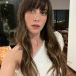 Alison Brie Instagram - 🤍🤍🤍 #applesneverfall