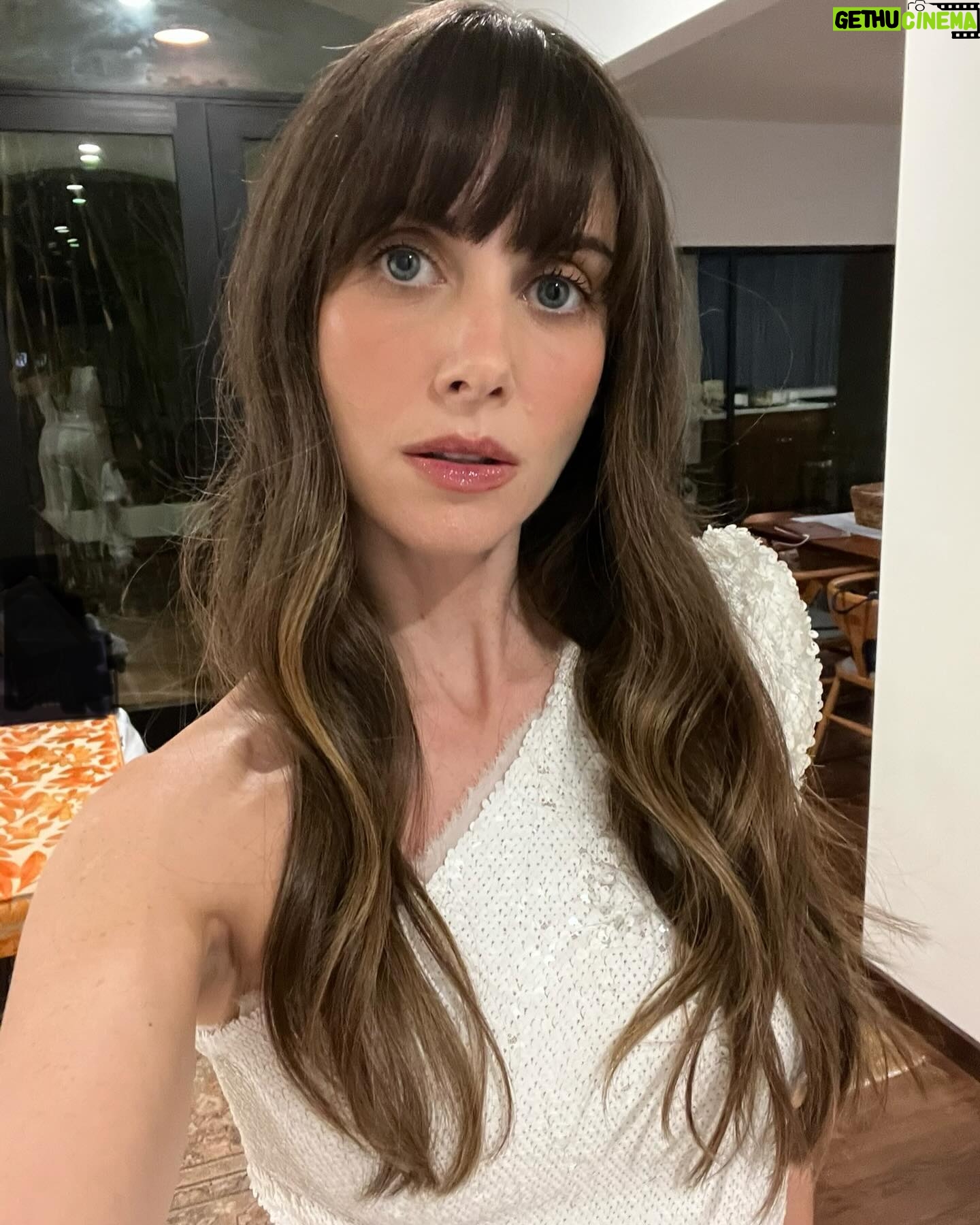 Alison Brie Instagram - 🤍🤍🤍 #applesneverfall