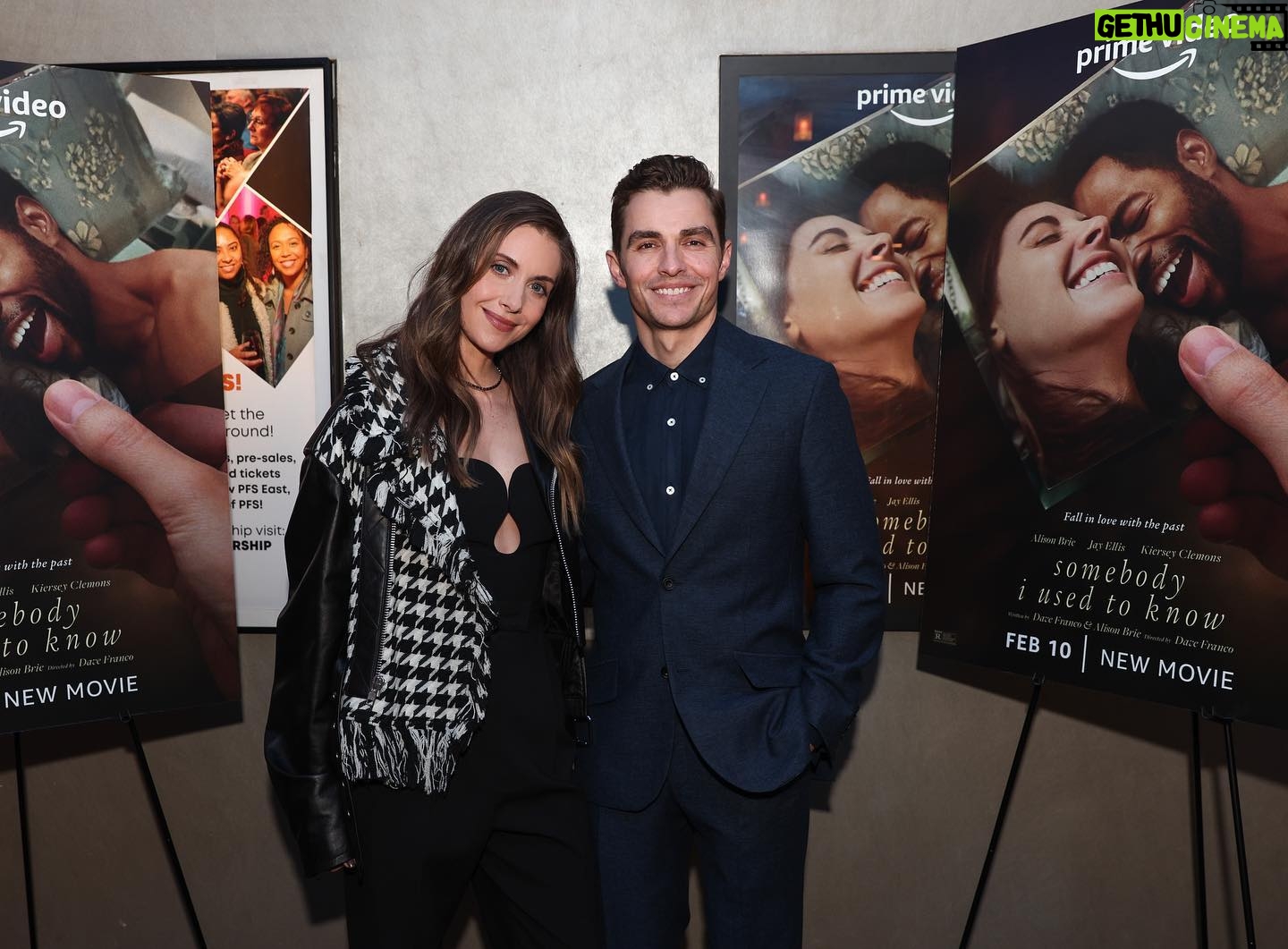 Alison Brie Instagram - Thank you Philly for your incredible energy (and food!!) Still buzzin from our time with you! 🖤💚 #suraya @surayaphilly #somebodyiusedtoknow
