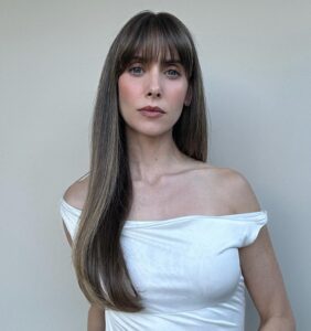 Alison Brie Instagram - All white @toryburch for the Fashion Trust U.S. Gala 🤍🕊️