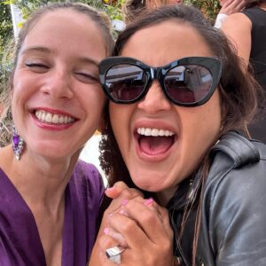 Alison Mandel Instagram - Ayer fue un hermoso día 🩷💜🩷 oye @pedroruminot te amo 🥰 
Felicidades bonitos 🌟 
@malyjorquiera 👰‍♀️ 💕 
@wenafreire 💝
@bestiadelcampo 
@fabriziocopano 
@pameleiva